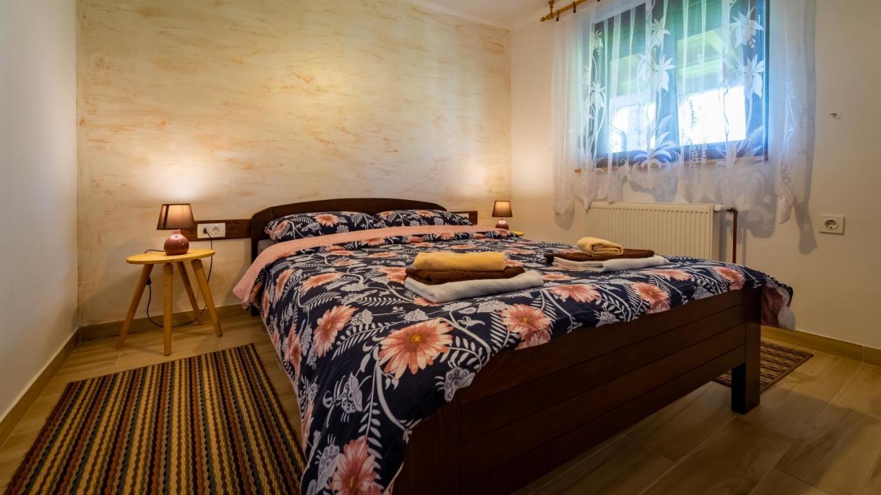 Holiday Home "Sleme" With Jacuzzi, Big Garden And Arbor With Fireplace Skrad Luaran gambar